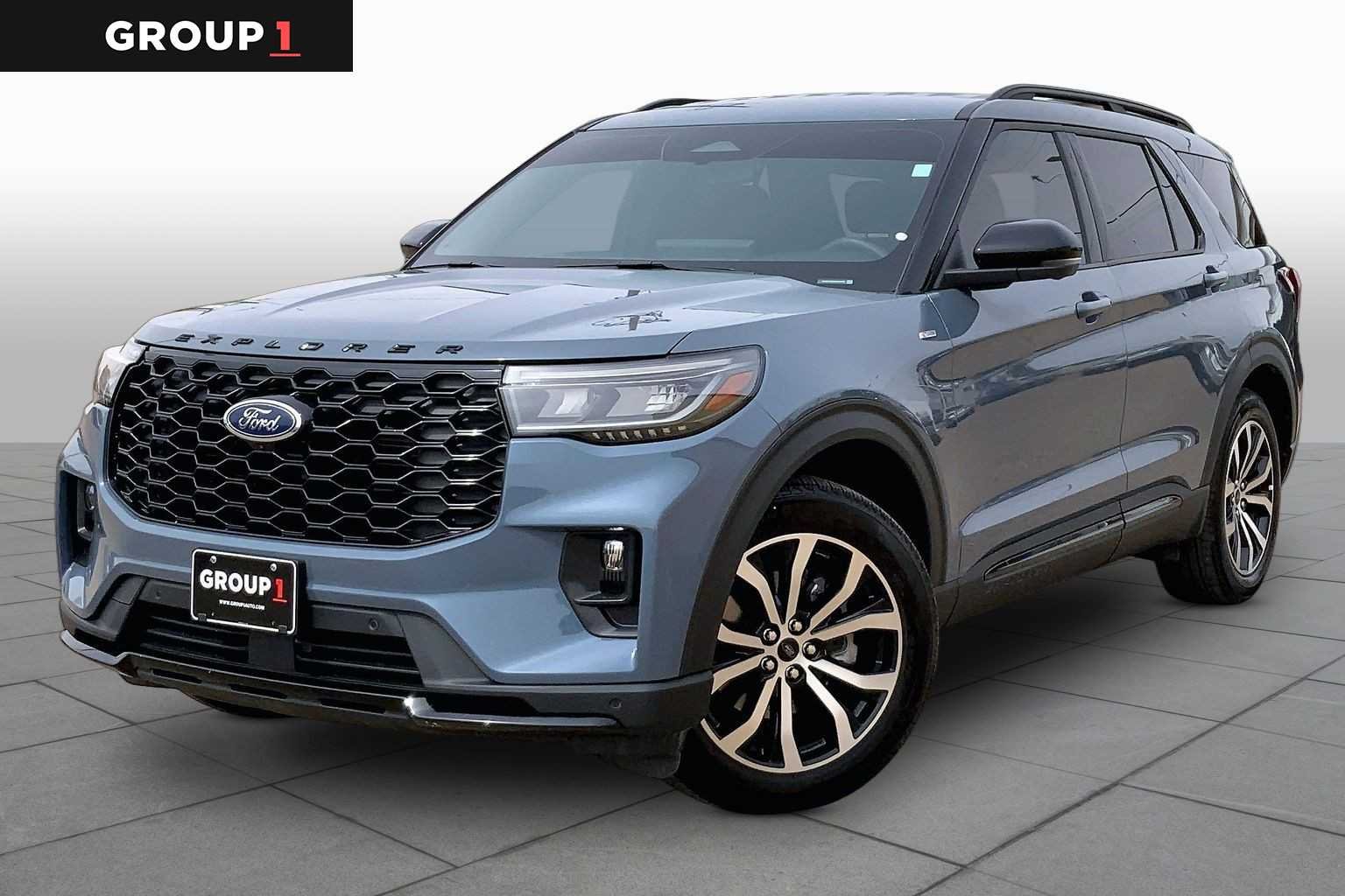 2025 Ford Explorer ST-LINE RWD (PL535)'s photo