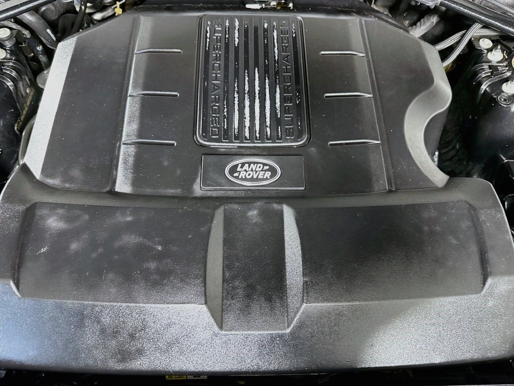Used 2018 Narvik Black Land Rover HSE image 35
