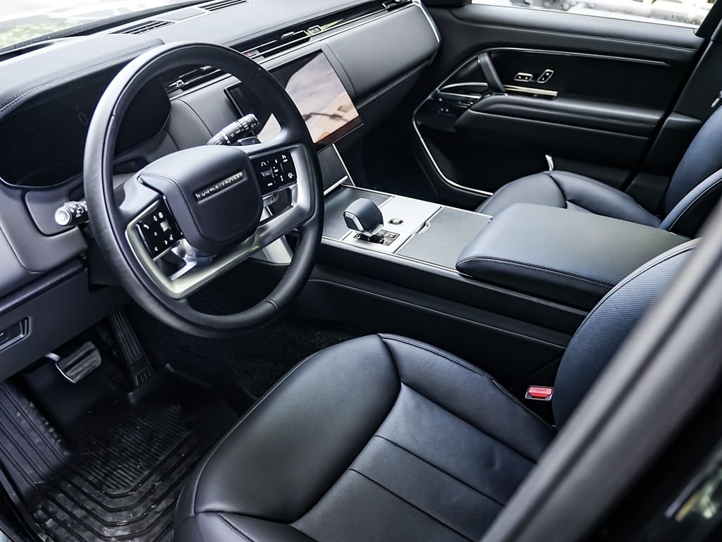New 2026 Santorini Black Land Rover SE image 8