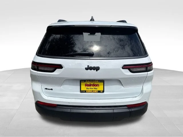 New 2026 Bright White Clear-Coat Exterior Paint Jeep Altitude image 6