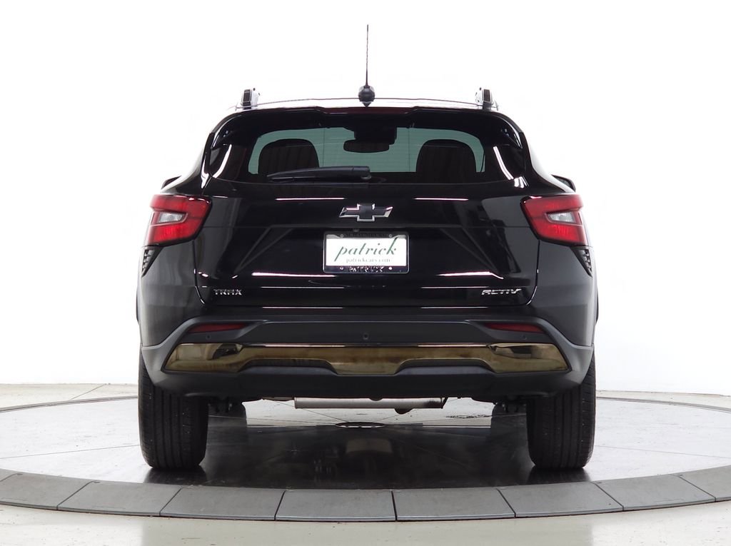 Used 2025 Mosaic Black Metallic Chevrolet ACTIV image 7