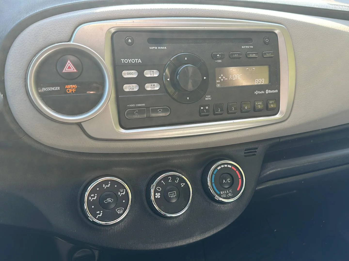 Used 2012  Toyota L image 15