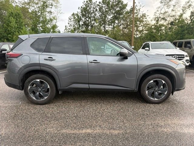Used 2025 Gray Nissan SV image 3
