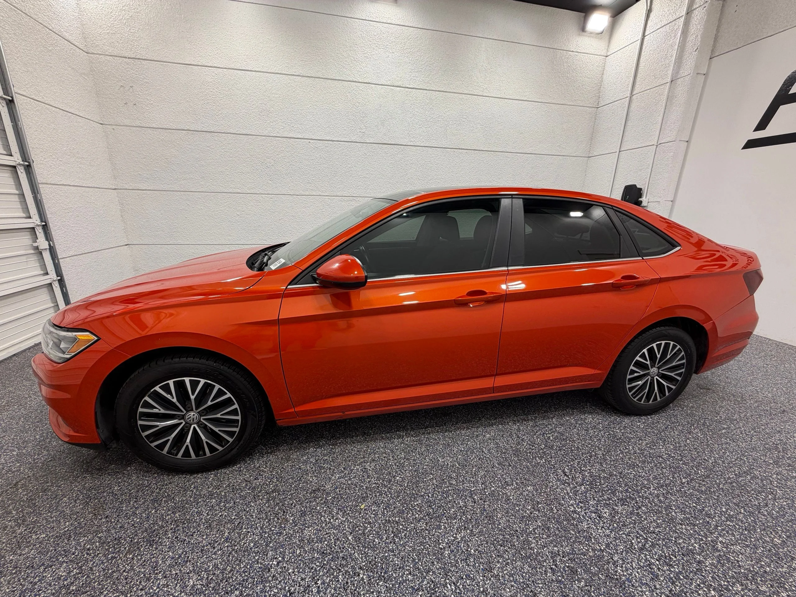 Used 2019 Orange Volkswagen 1.4T SE image 2