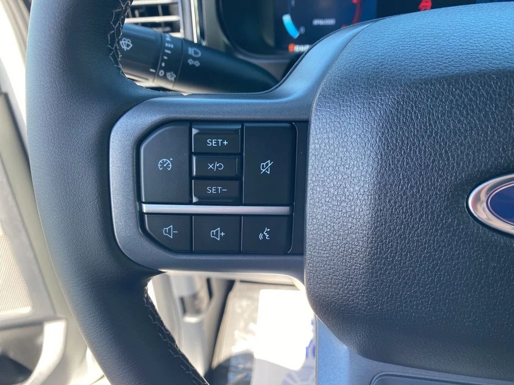 New 2026 Star White Metallic Tri-Coat Ford F-250® Lariat® image 18