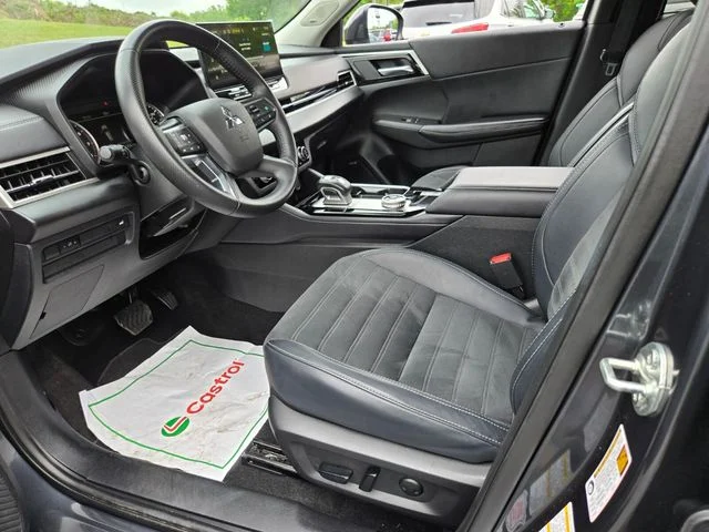 Used 2025 Gray Mitsubishi SE image 11