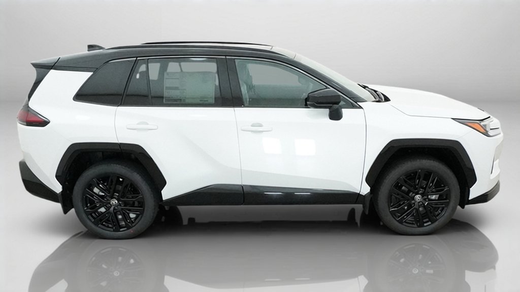 New 2026 Wind Chill Pearl with Midnight Black Metallic roof Toyota XSE image 9