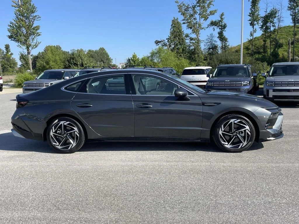 Used 2026 Portofino Gray Hyundai SEL Sport image 30