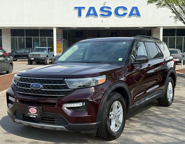 Used 2022 Red Ford XLT image 1