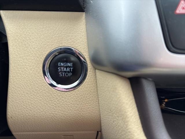 Certified Used 2017 ALUMINA JADE METAL Toyota  image 40