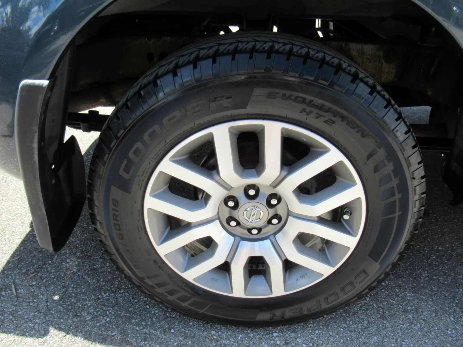 Used 2013 Blue Nissan SL image 8