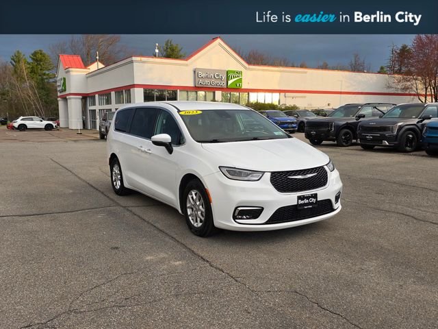 Used 2023 Bright White Clearcoat Chrysler Touring L image 1