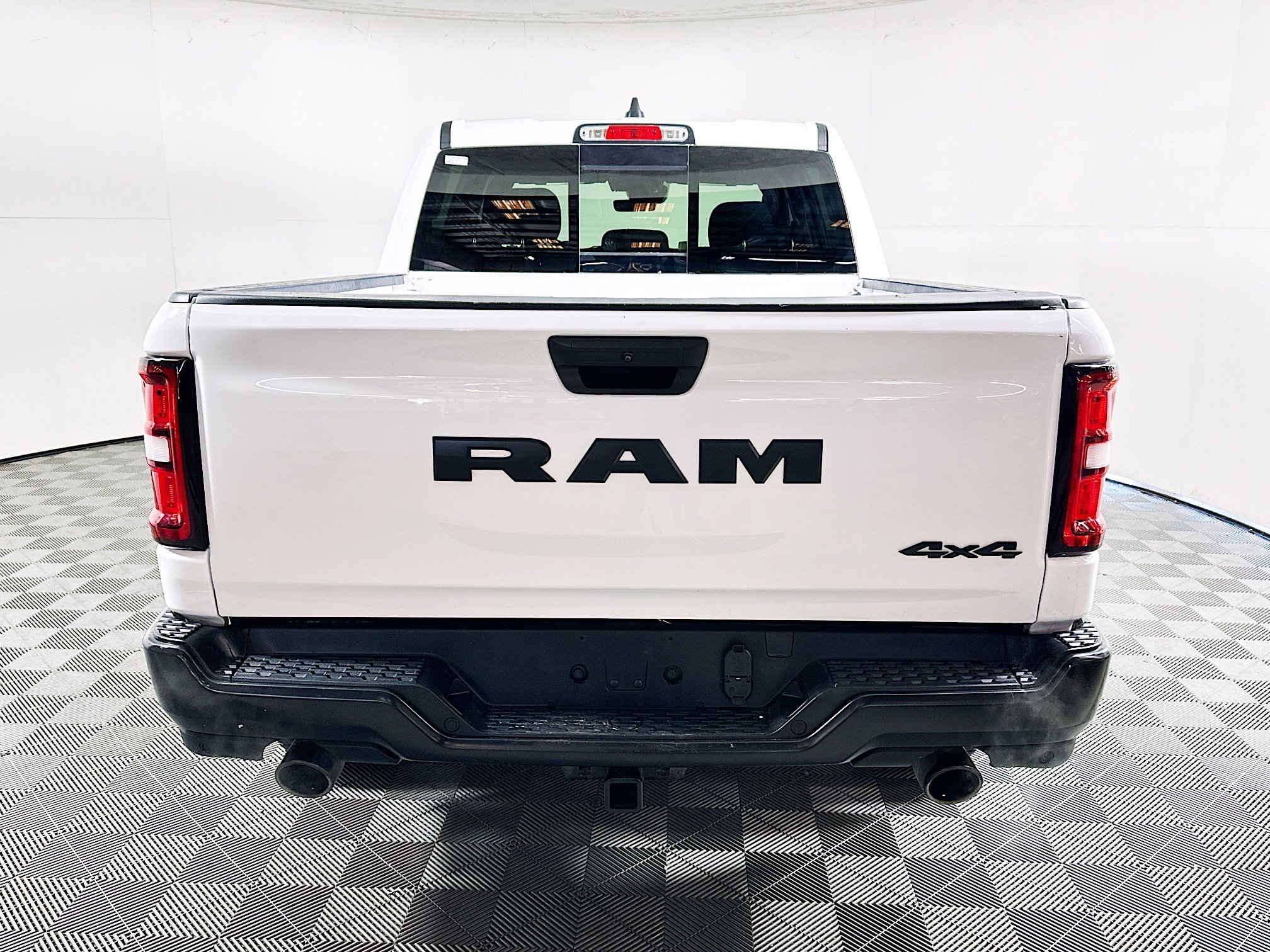 2025 Ram 1500 thumbnail 6