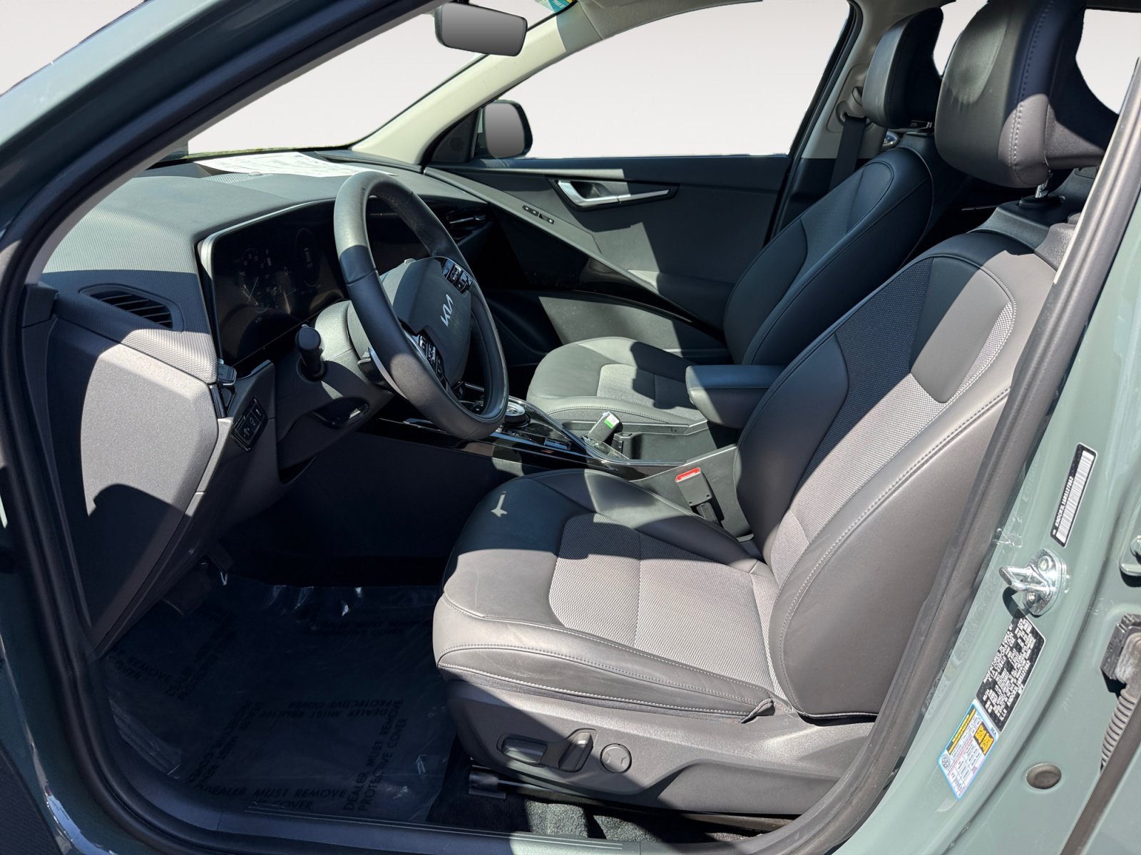 Used 2024 Green Kia Wind image 10