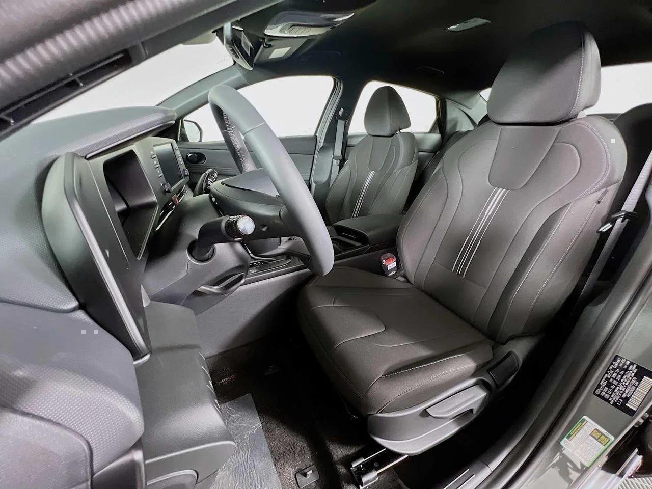 2026 Hyundai Elantra — photo 13