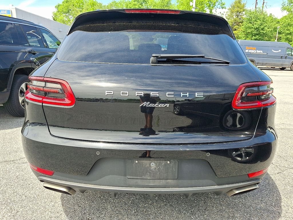 Used 2018 Black Porsche Sport Edition image 5