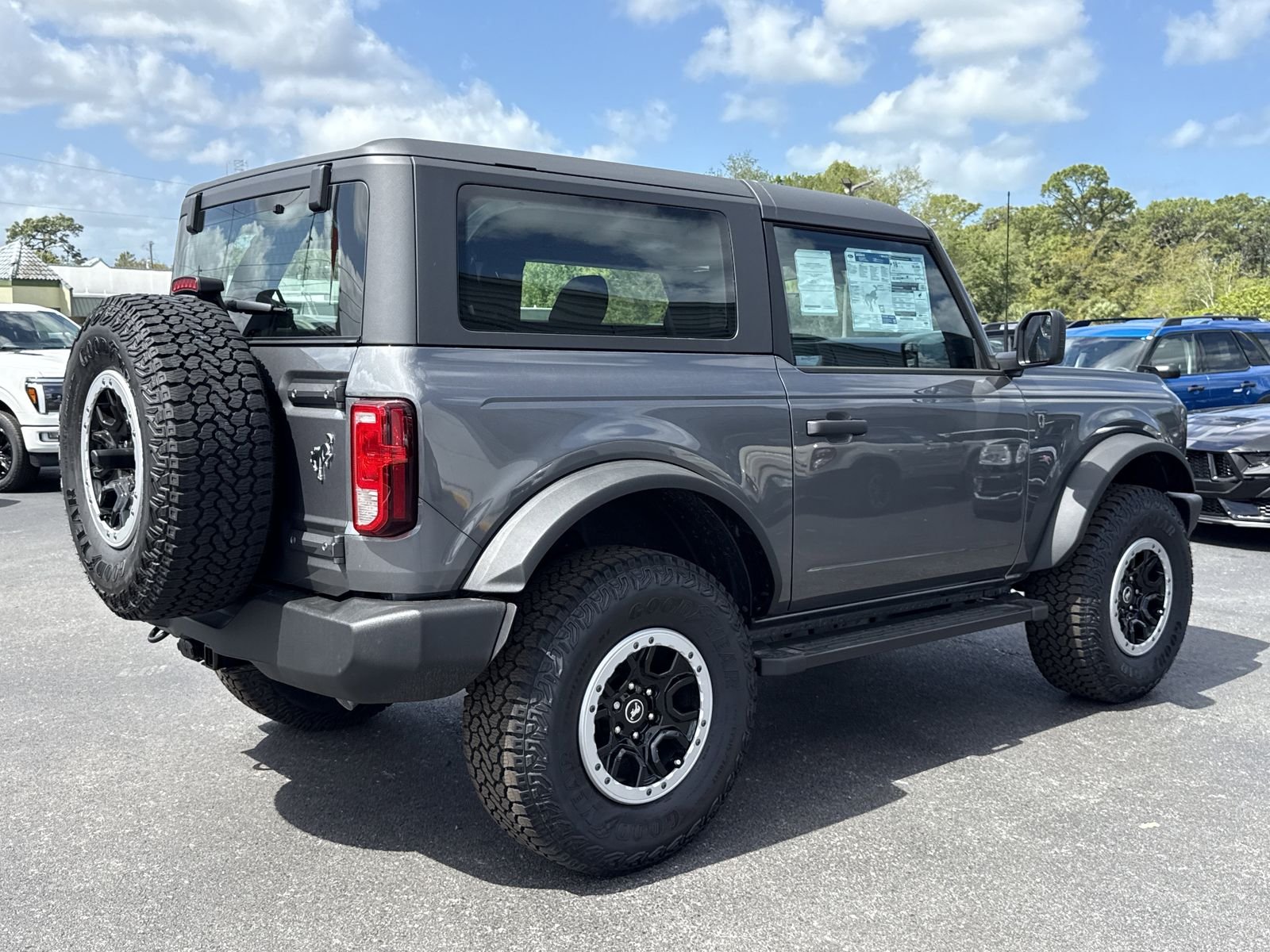 2025 Ford Bronco 2-Door Base