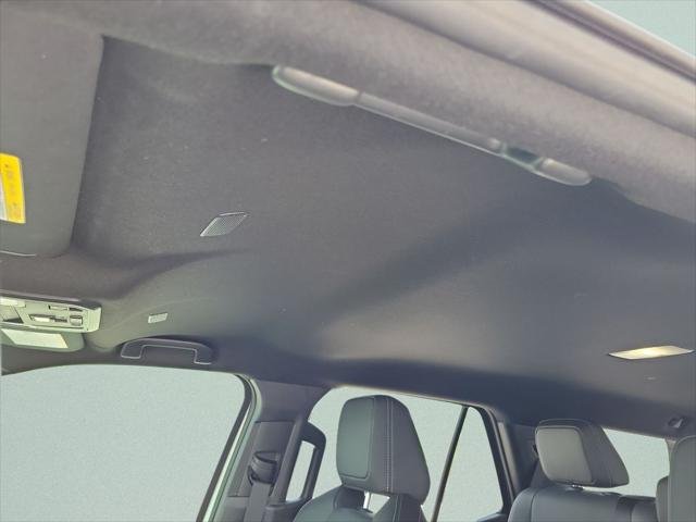 Certified Used 2025 WIND CHILL PEARL Toyota  image 20