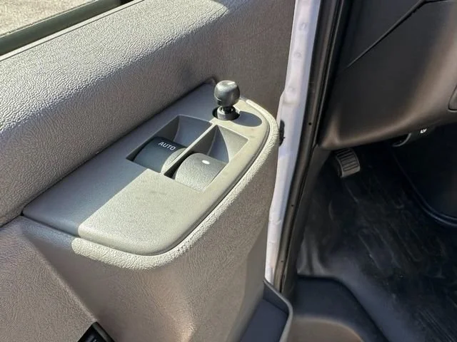 2025 Chevrolet Express Cargo Work Van - Photo 9