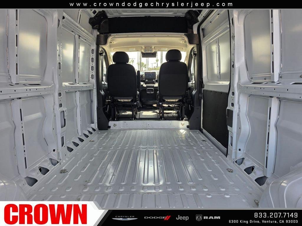 New 2025 Bright White Clear-Coat Exterior Paint RAM Tradesman image 13