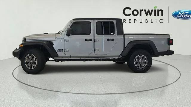 Used 2020 Billet Silver Metallic Clearcoat Jeep Sport image 2