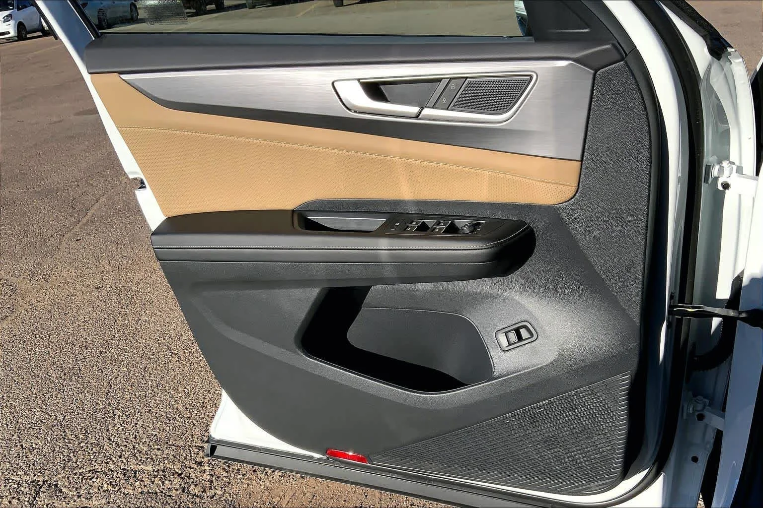 New 2026 Opal White Pearl Volkswagen 2.0T SE w/Technology image 10