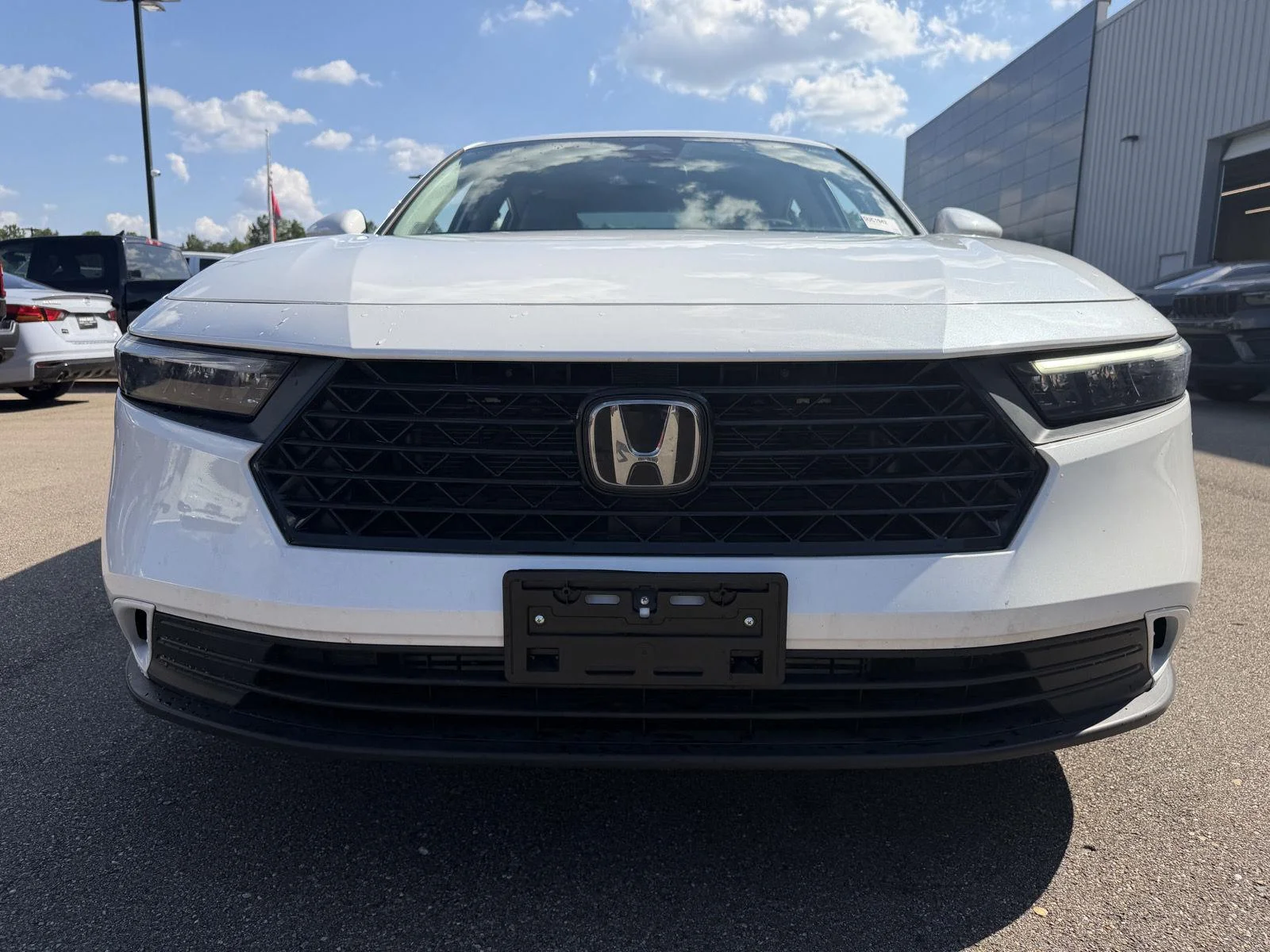 Used 2024 Platinum White Pearl Honda EX image 24