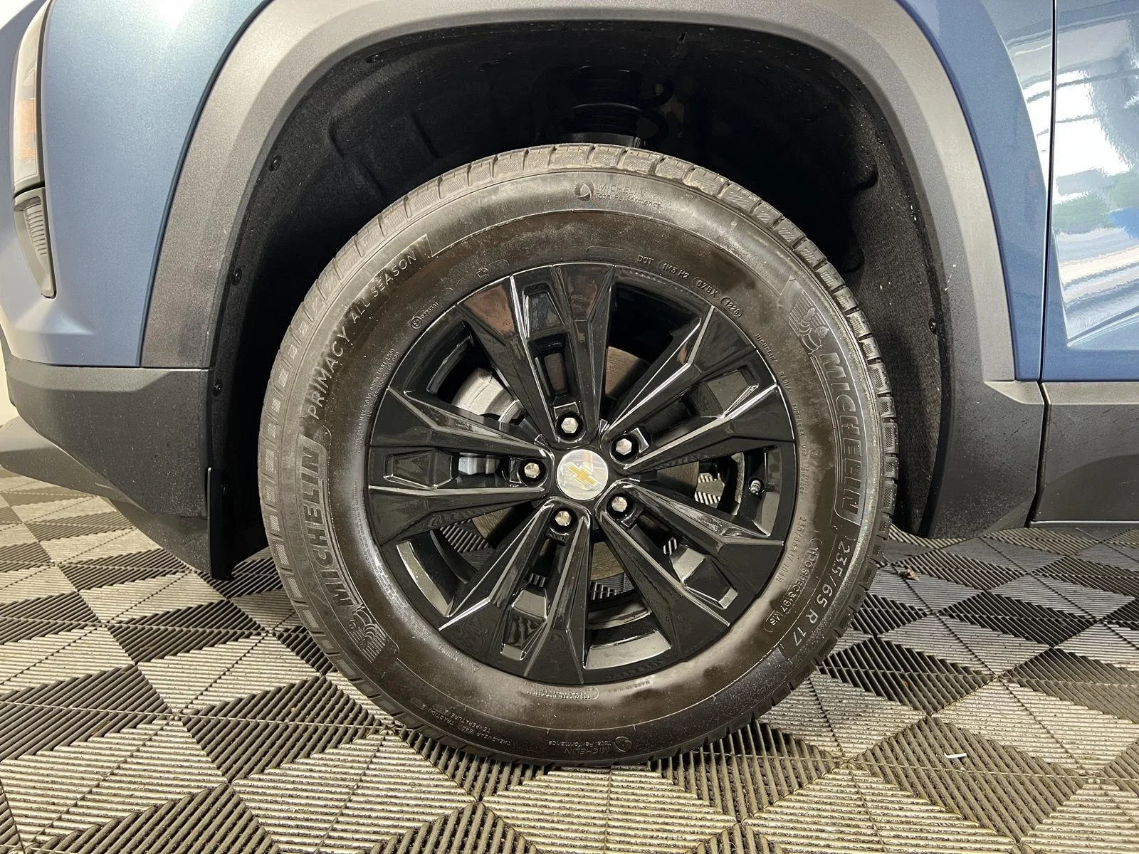 Used 2026 Lakeshore Blue Metallic Chevrolet LT image 30