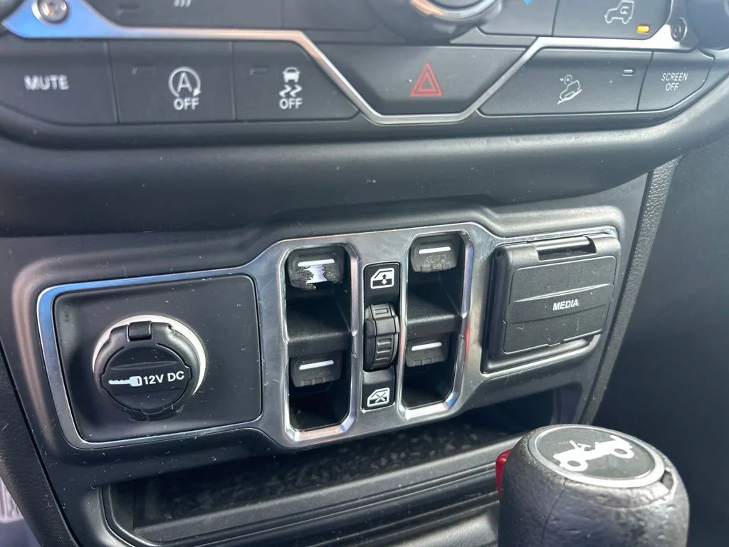 Used 2019 Blue Jeep Unlimited Sport S image 37