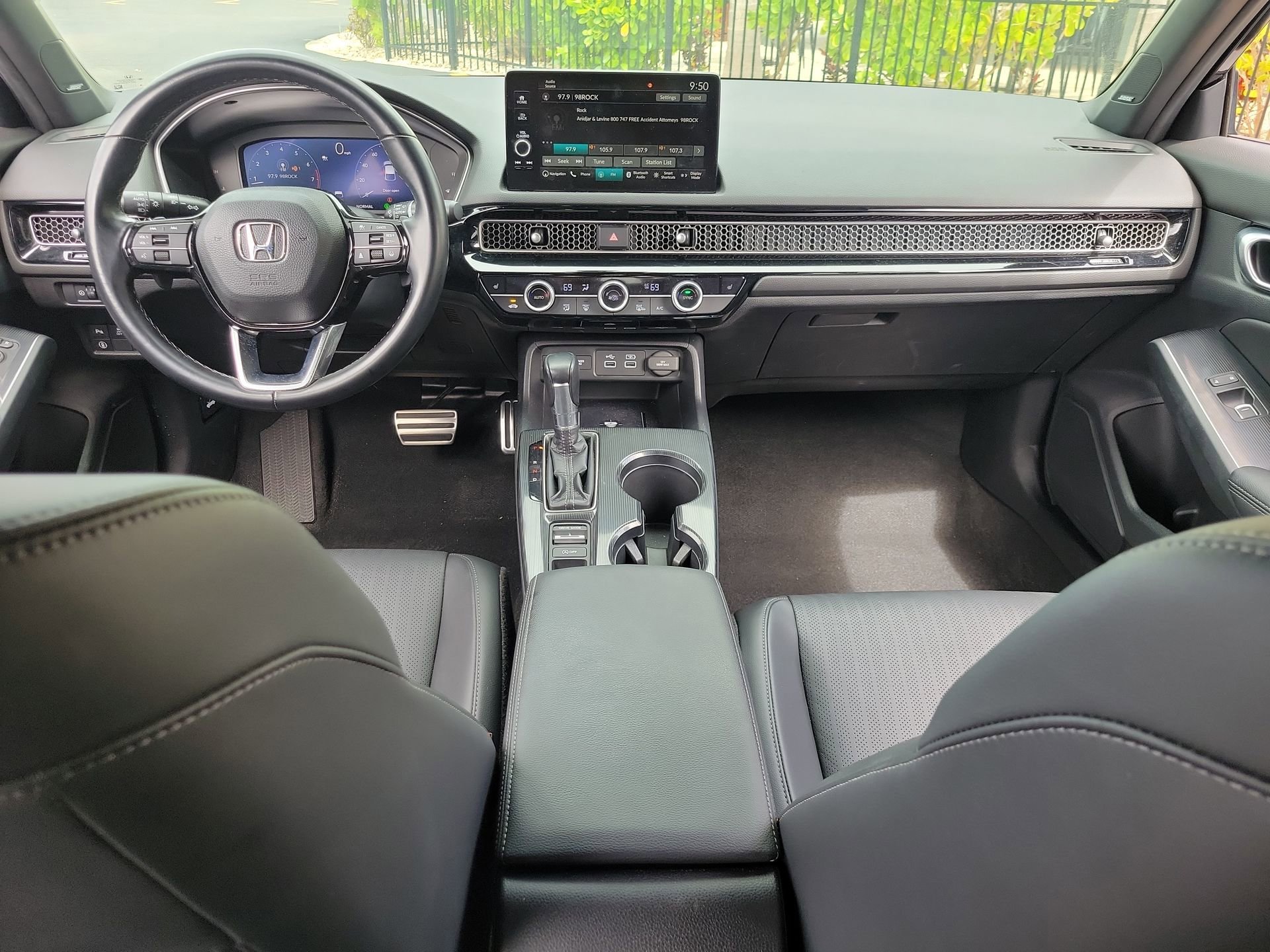 2023 Honda Civic Hatchback Sport Touring - Photo 13