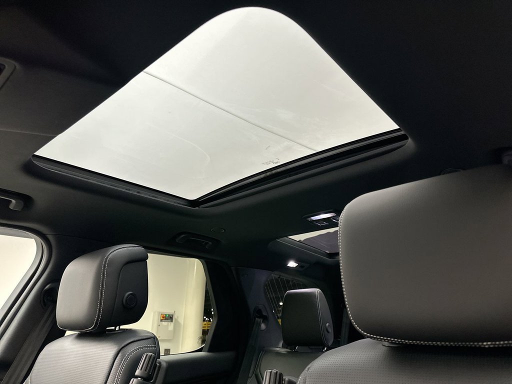 New 2027 Fuji White Land Rover S image 11