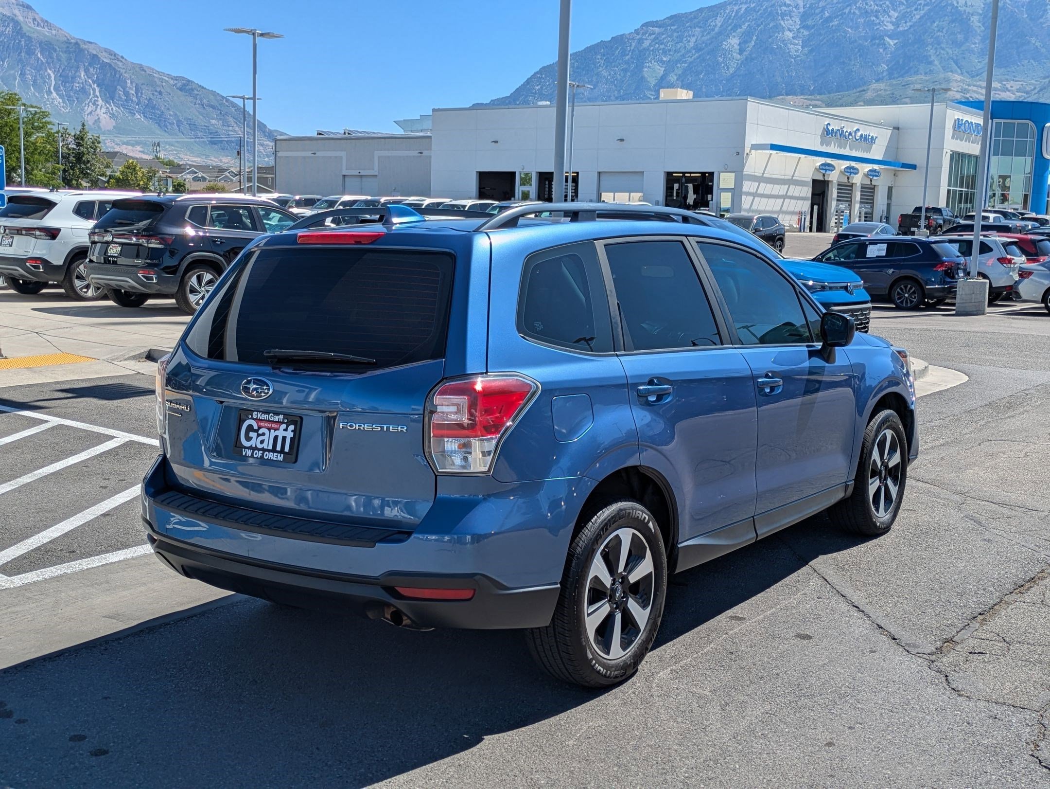 Used 2018 Quartz Blue Pearl Subaru 2.5i image 3
