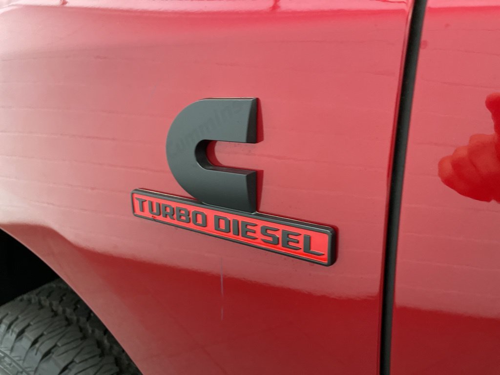 New 2026 Molten Red Pearl-Coat Exterior Paint RAM Laramie SRW image 13