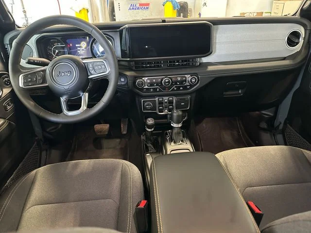 Used 2024 Gray Jeep Sahara image 13