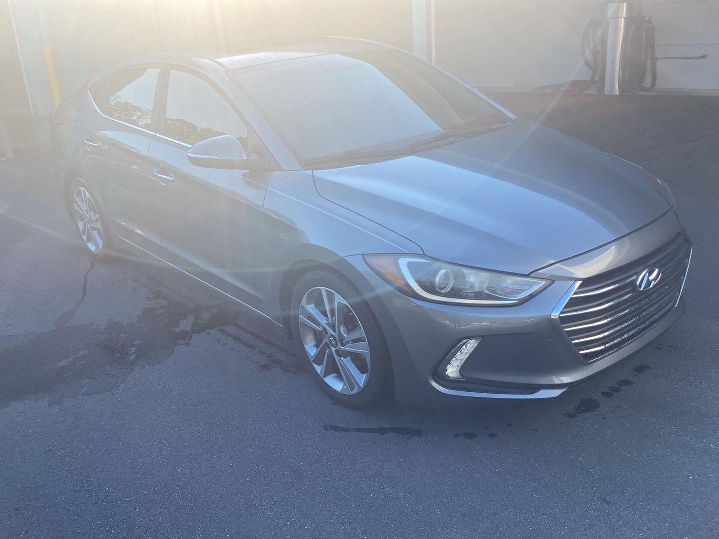 Used 2017 Galactic Gray Hyundai Limited image 2
