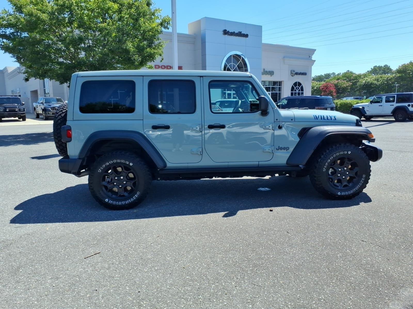 Used 2023 Earl Clearcoat Jeep Willys *One Touch Top* image 12