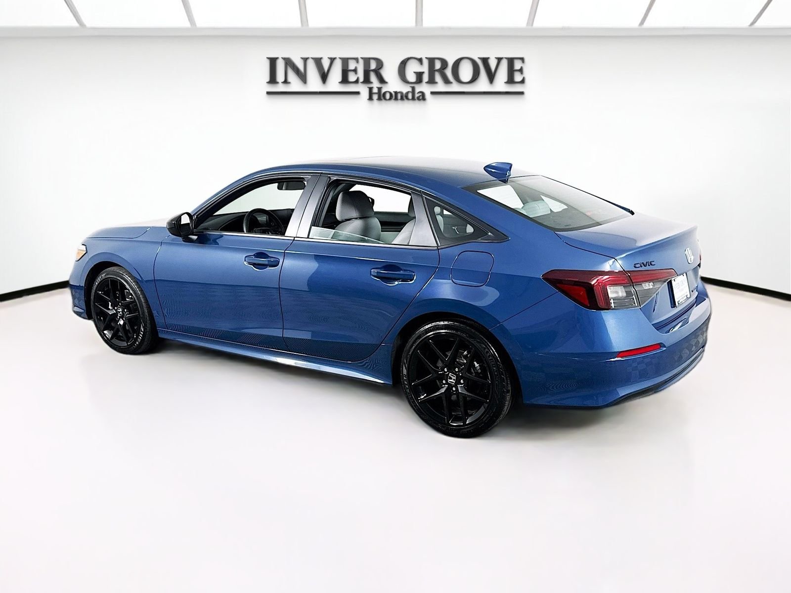 Certified Used 2026 Blue Lagoon Pearl Honda 2WD Sport Hybrid image 7