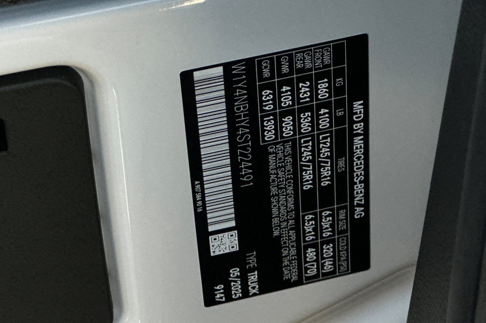 New 2025 Arctic White Mercedes-Benz Cargo 144 WB image 33