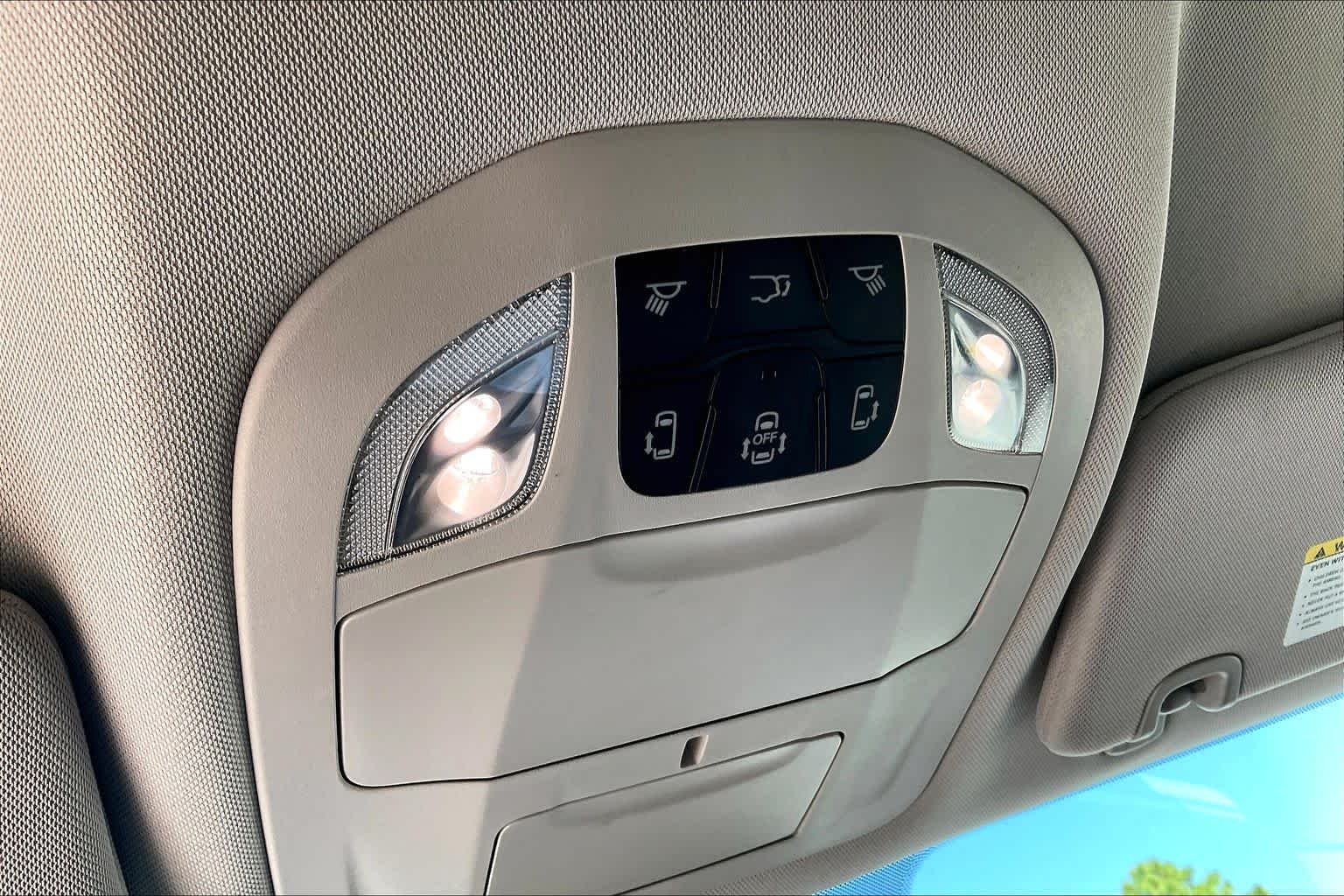 Used 2024 Silver Mist Clearcoat Chrysler Touring L image 32