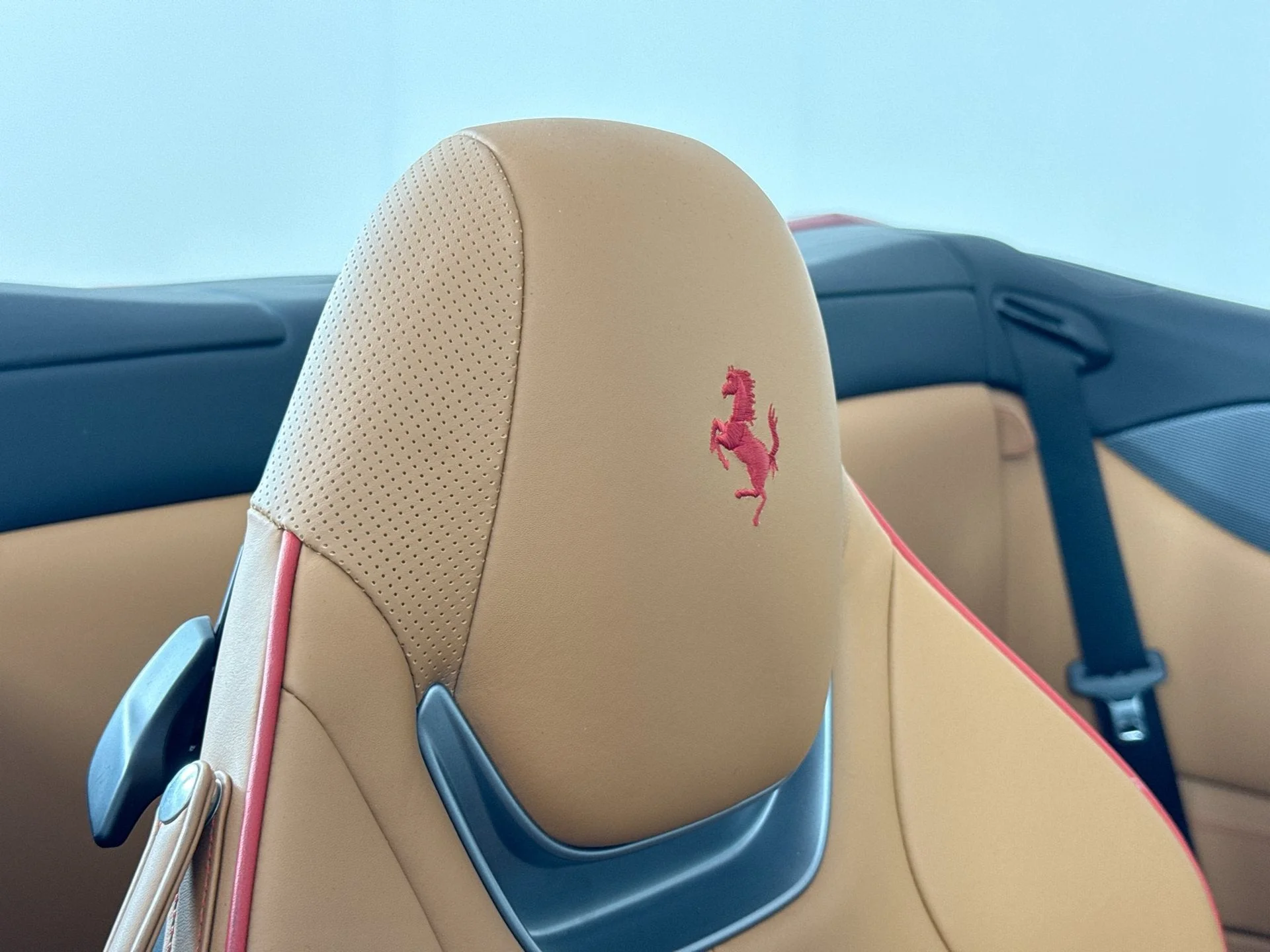 Certified Used 2019 Rosso Portofino Ferrari Base image 25
