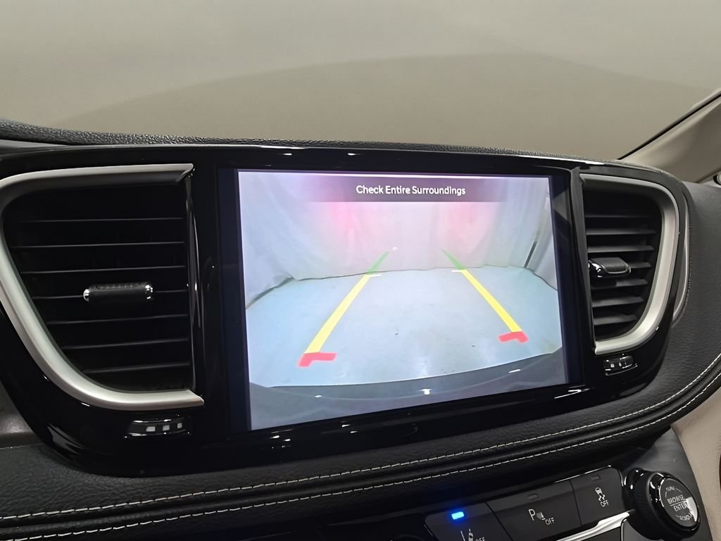 Used 2023 Black Chrysler Touring L image 31