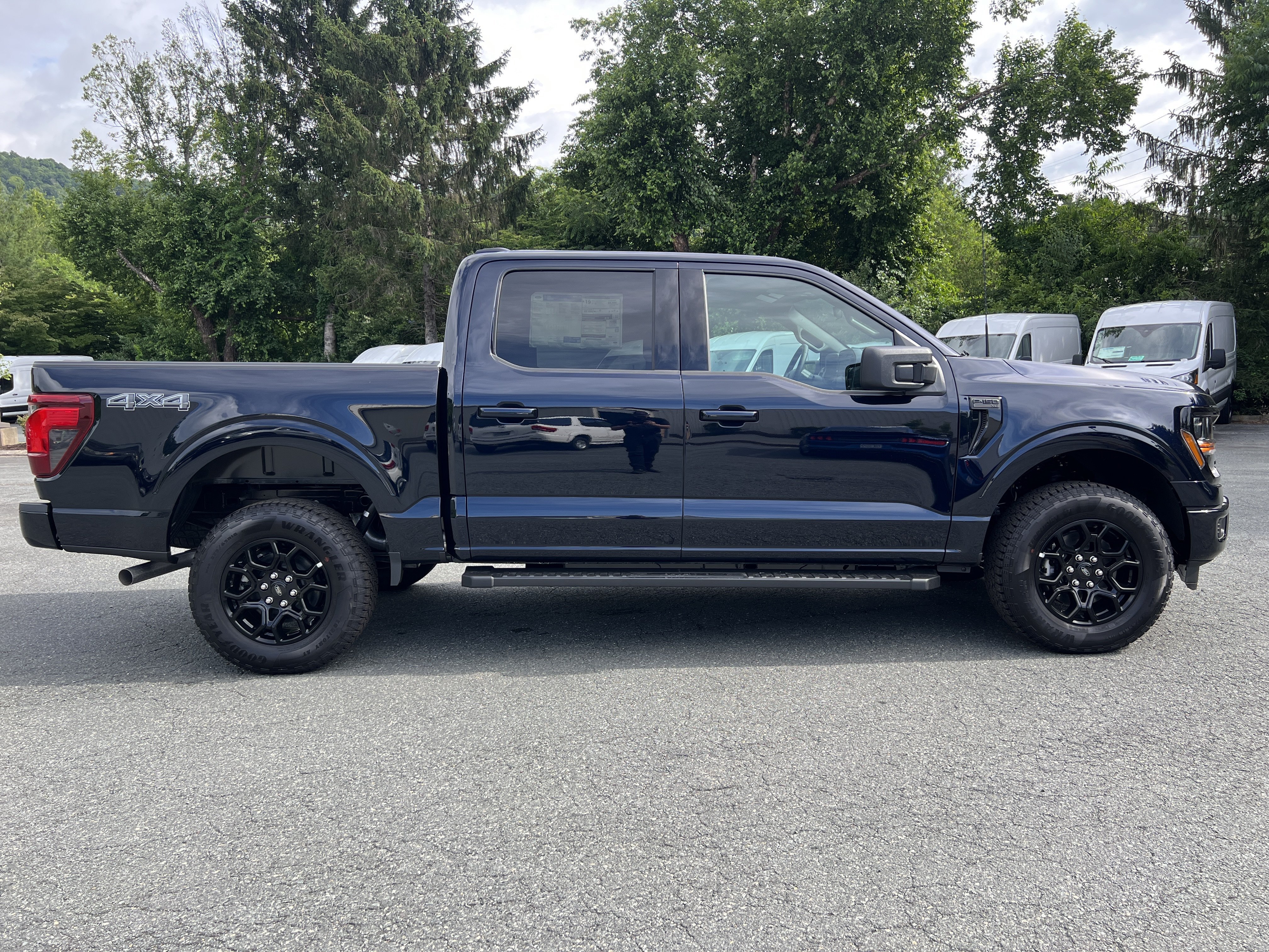 New 2026 Antimatter Blue Metallic Ford XLT image 4