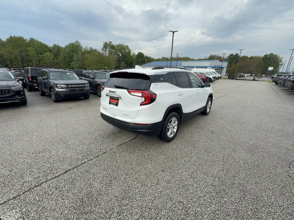 Used 2024 Summit White GMC SLE image 7