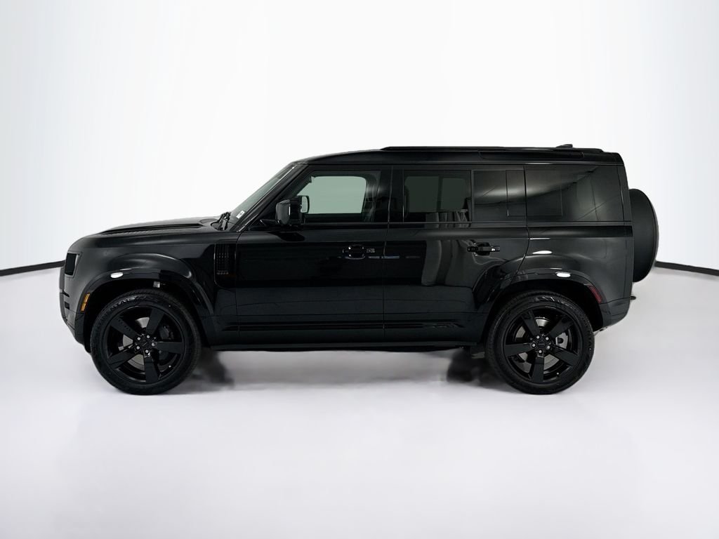 New 2026 Santorini Black Land Rover X-Dynamic SE image 8