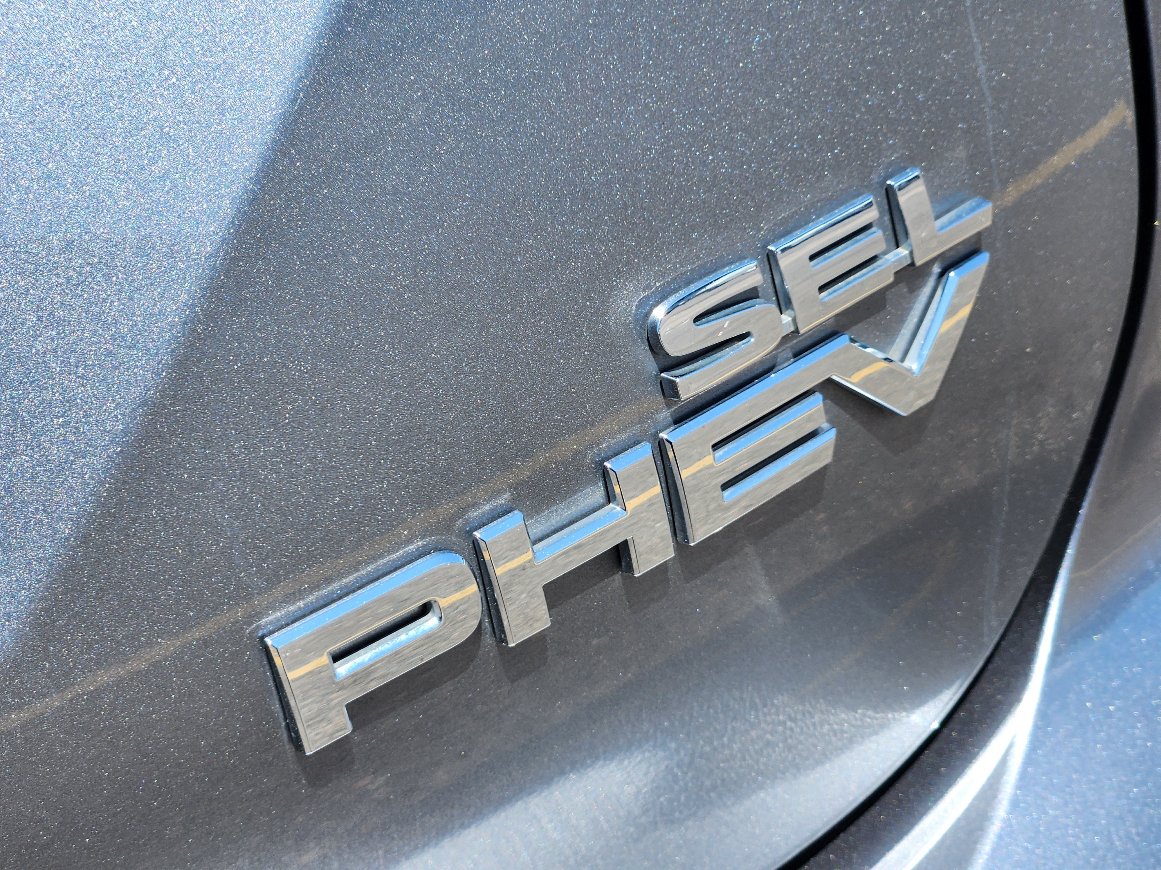 Used 2023 Silver Mitsubishi  image 8