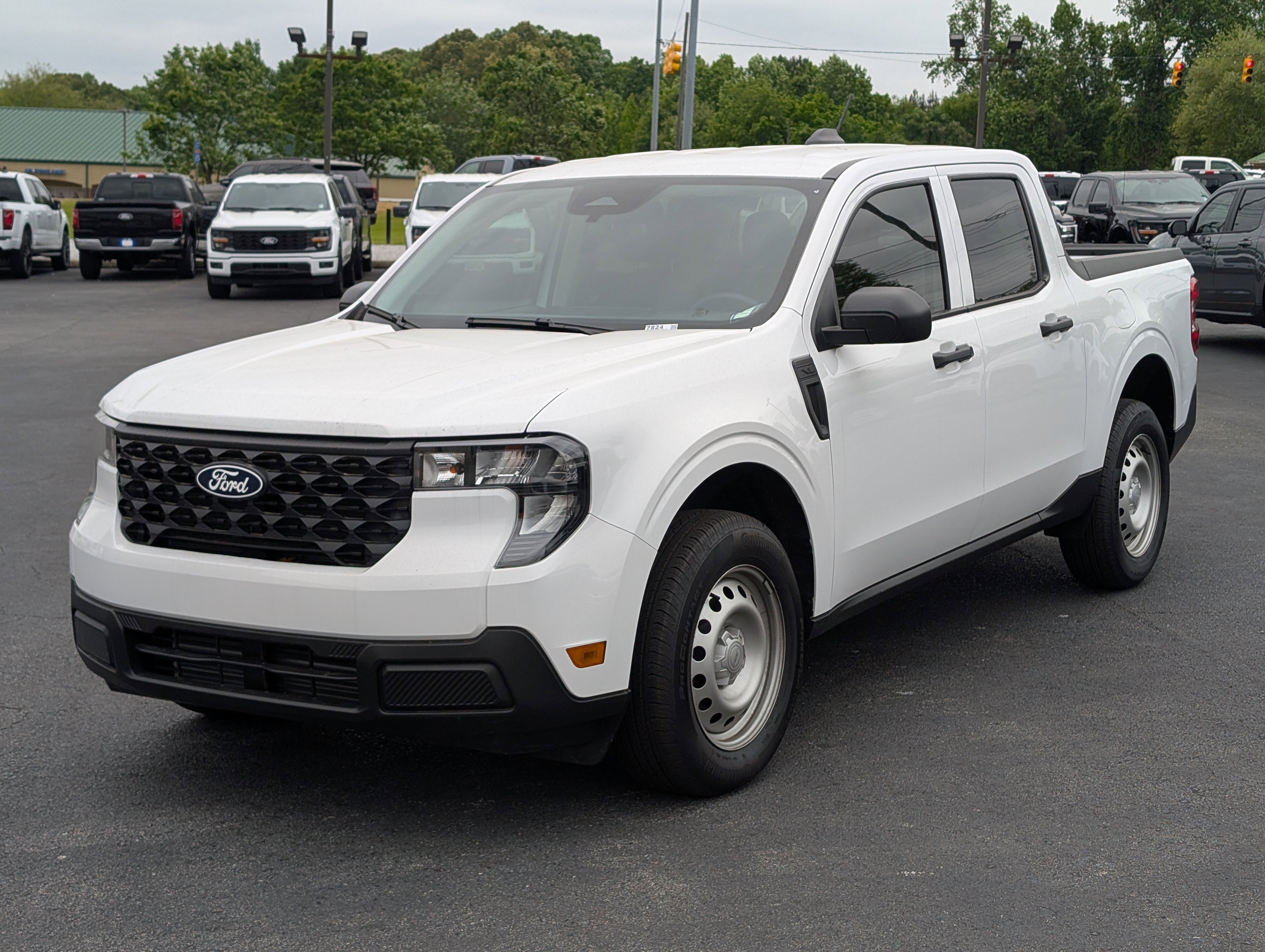 2025 Ford Maverick XL - Photo 2
