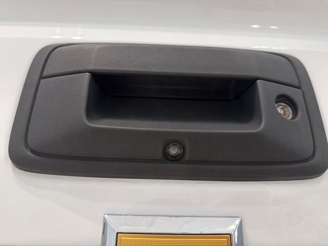 Used 2016 White Chevrolet LTZ image 8