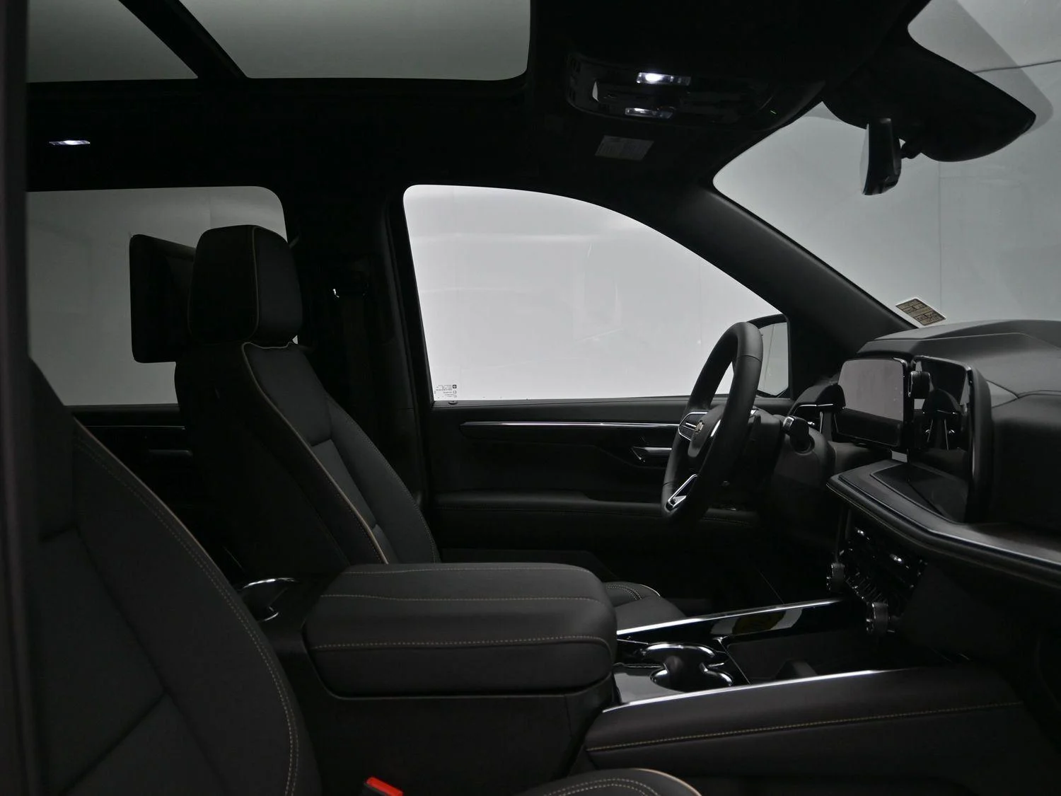 2026 Chevrolet Suburban Premier - Photo 12