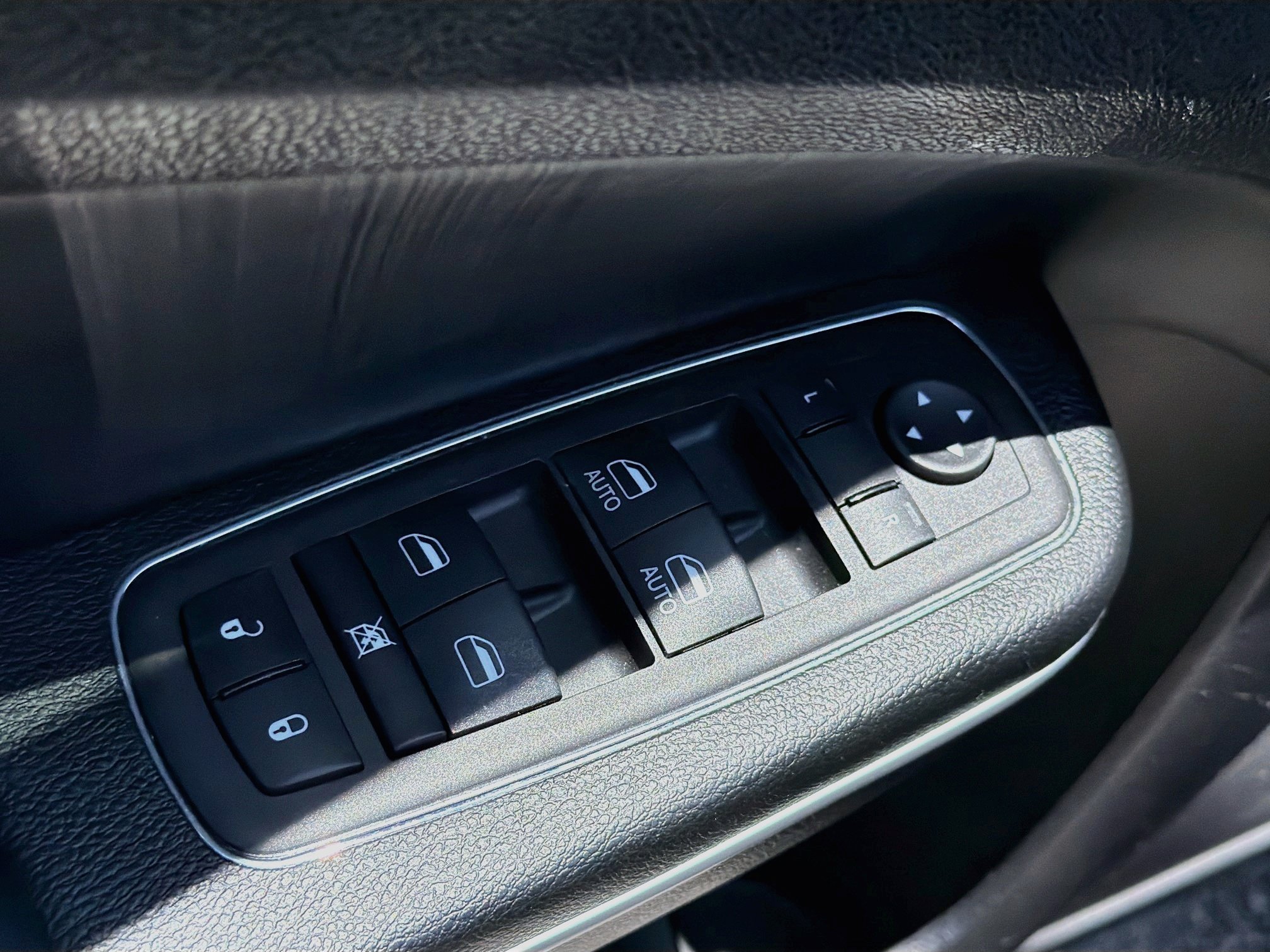 Used 2023 Gloss Black Chrysler Touring image 21