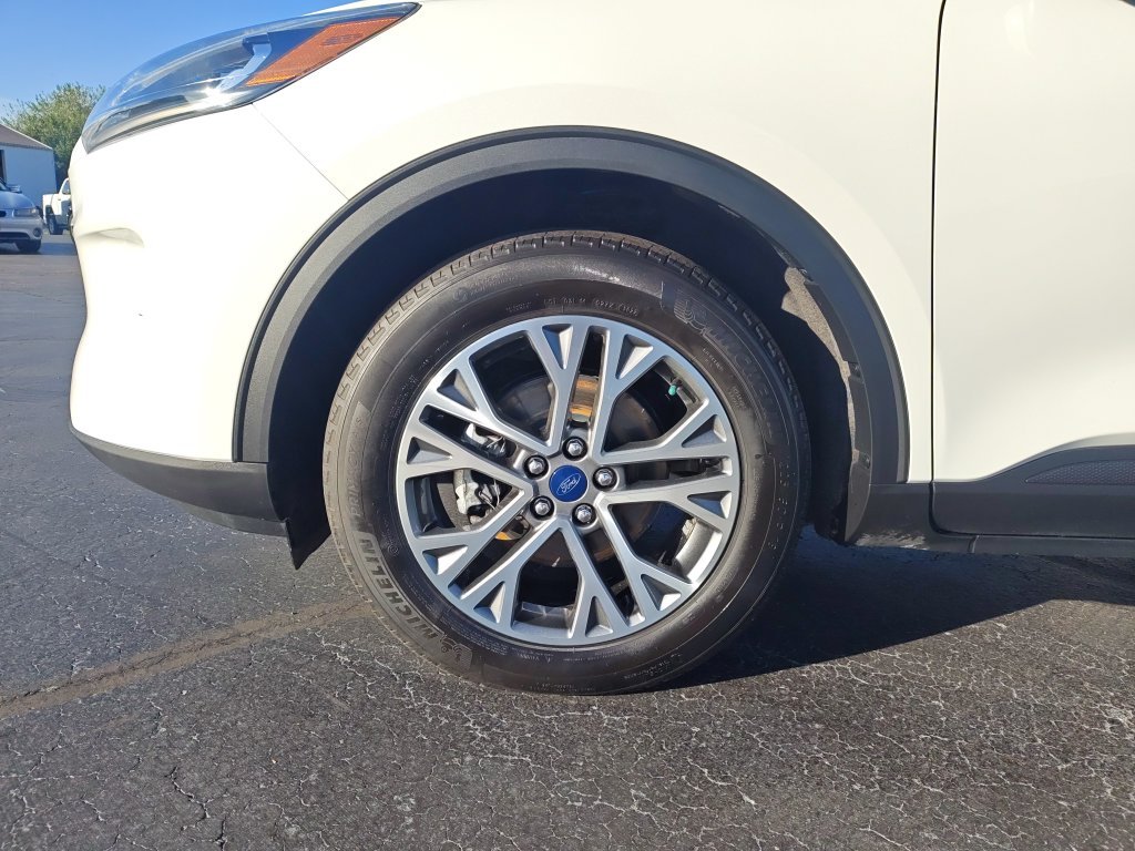 Used 2022 White Ford SEL image 10